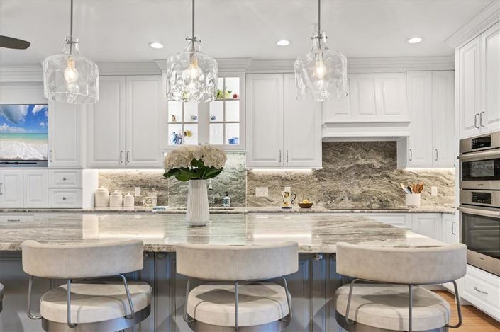 Image No.11-2 Bed Property for sale