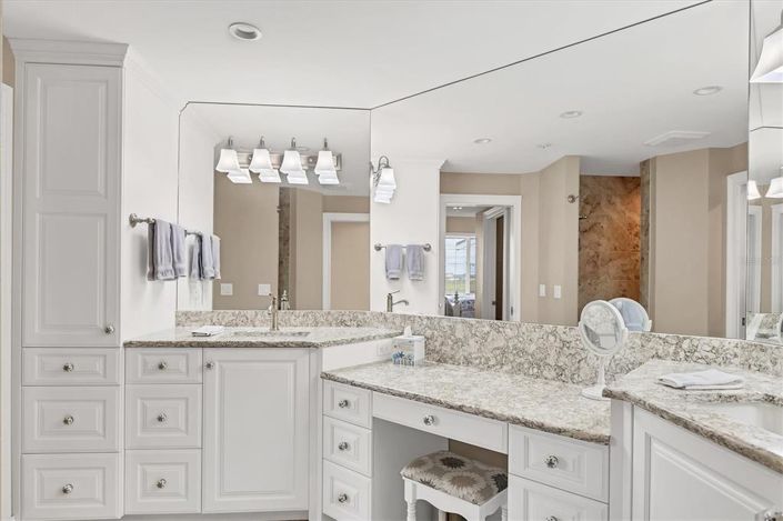 Image No.24-2 Bed Property for sale