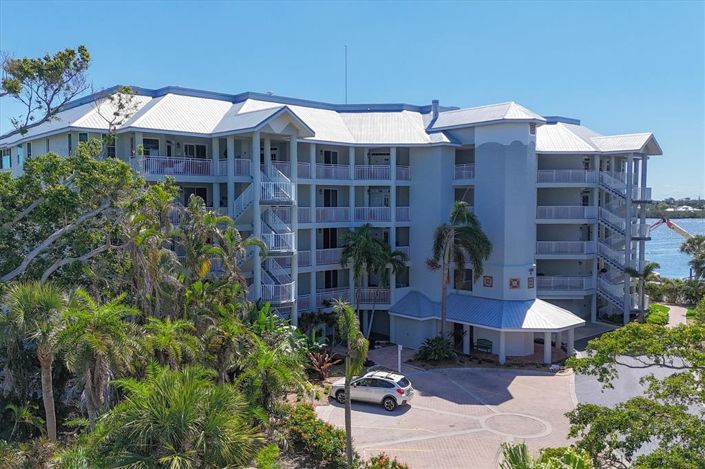 Image No.38-2 Bed Property for sale