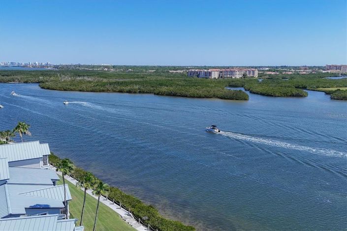 Image No.63-2 Bed Property for sale