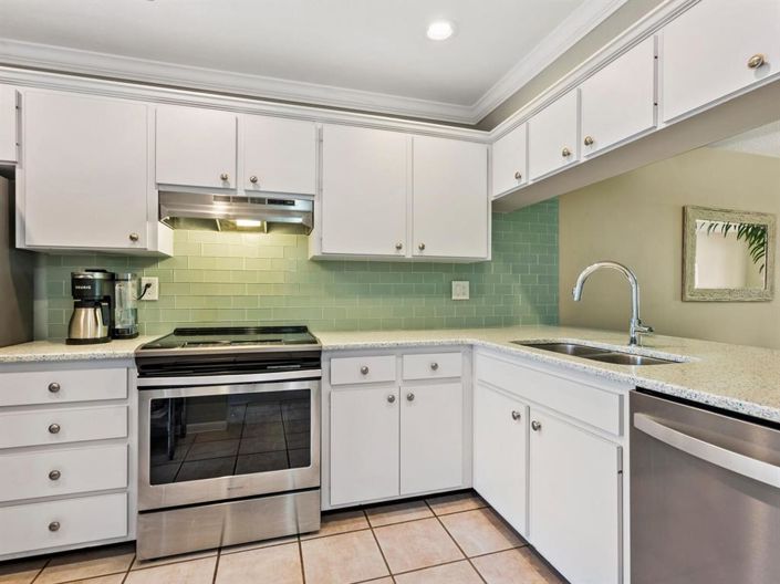 Image No.15-2 Bed Property for sale