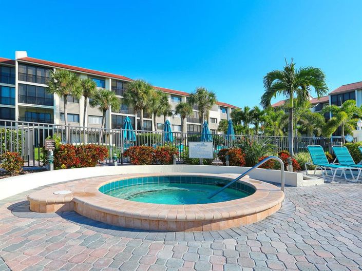 Image No.40-2 Bed Property for sale