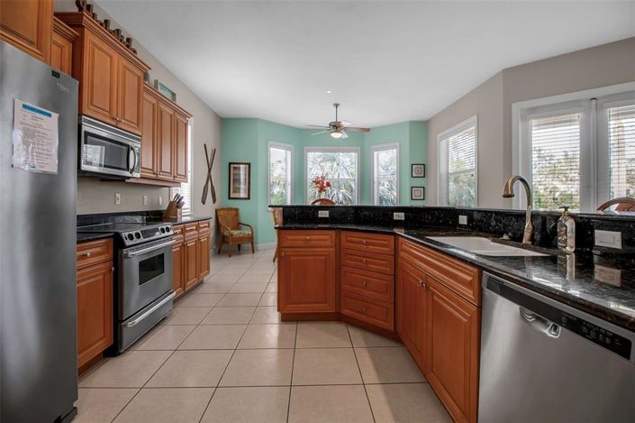 Image No.15-3 Bed Property for sale