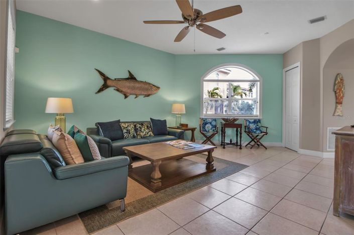 Image No.24-3 Bed Property for sale