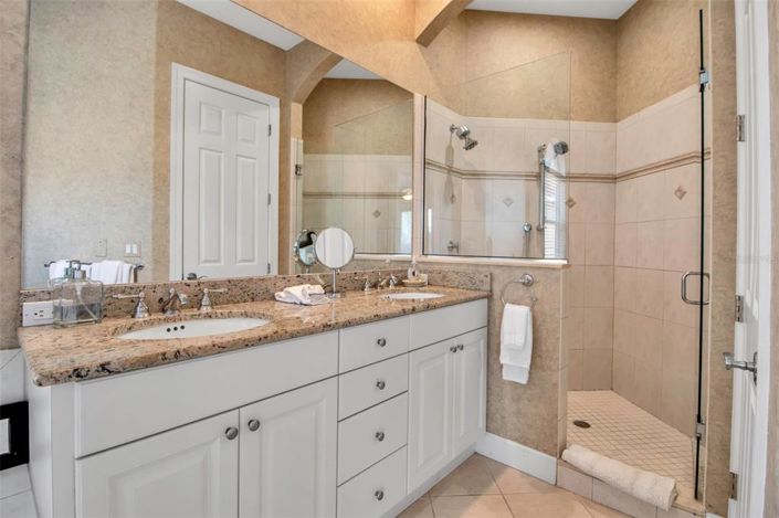 Image No.38-3 Bed Property for sale