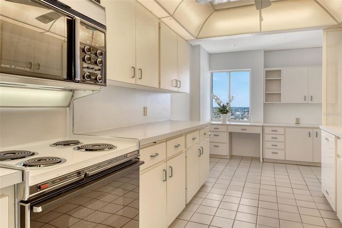 Image No.28-2 Bed Property for sale