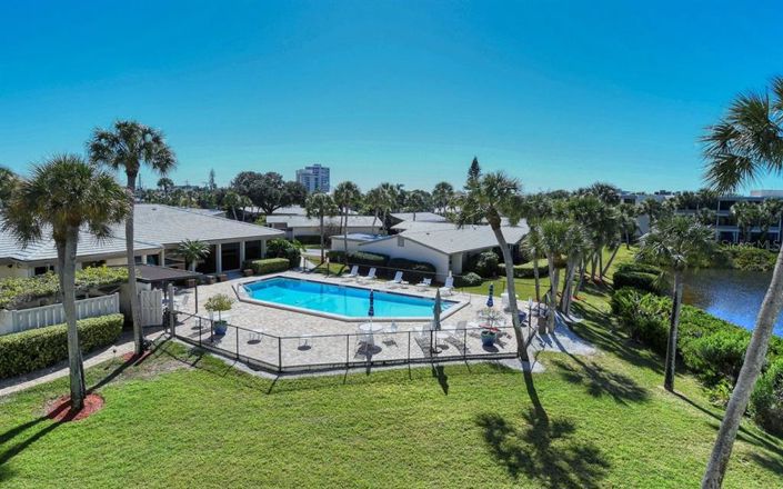 Image No.62-2 Bed Property for sale