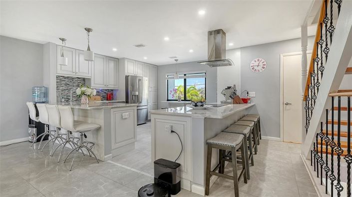 Image No.12-3 Bed Property for sale