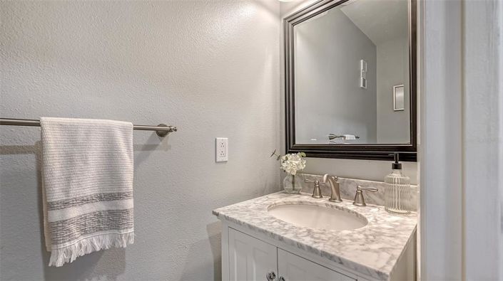 Image No.19-3 Bed Property for sale