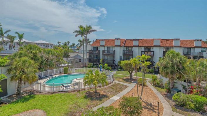 Image No.33-3 Bed Property for sale