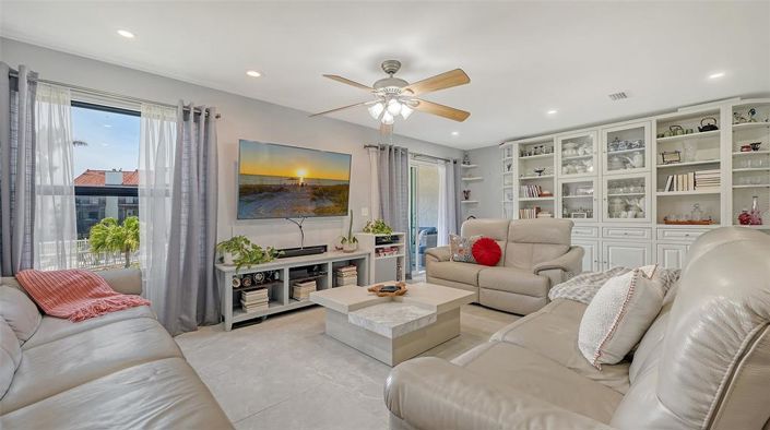 Image No.4-3 Bed Property for sale