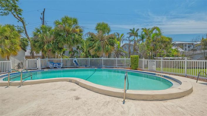 Image No.40-3 Bed Property for sale