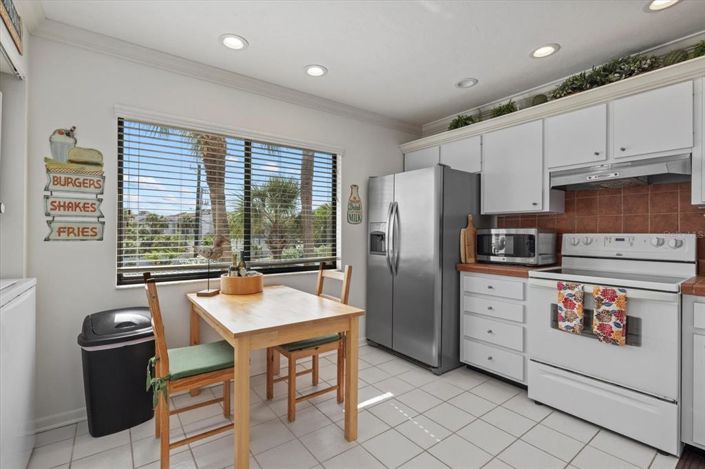 Image No.21-2 Bed Property for sale