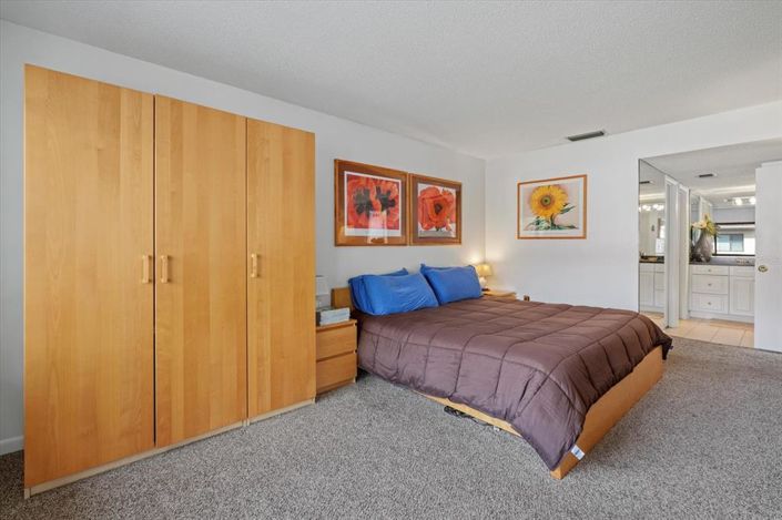 Image No.25-2 Bed Property for sale