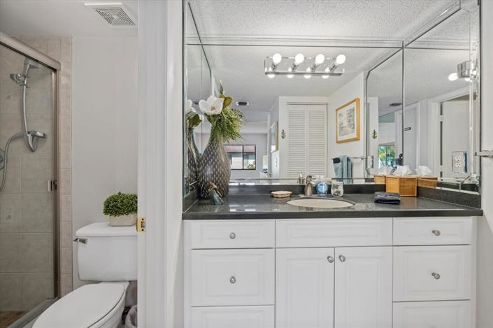 Image No.28-2 Bed Property for sale