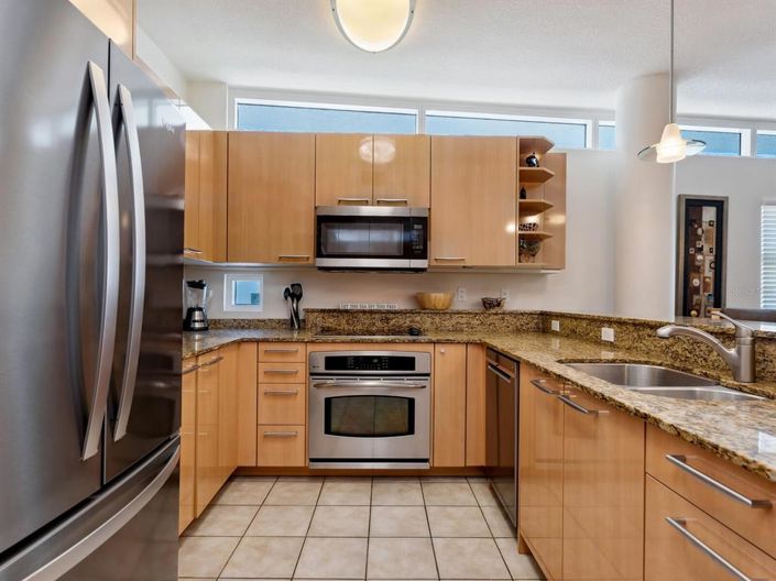 Image No.12-3 Bed Property for sale