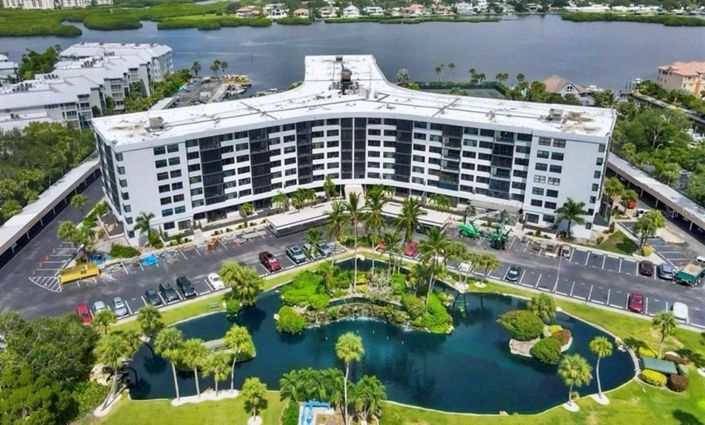 Image No.1-Propriété de 2 chambres à vendre à Sarasota