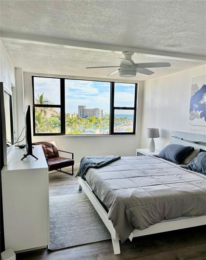 Image No.10-2 Bed Property for sale