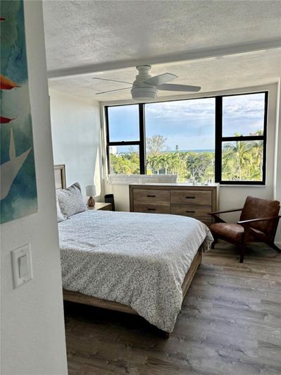 Image No.12-2 Bed Property for sale