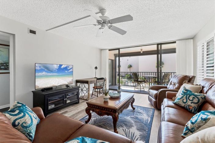 Image No.10-2 Bed Property for sale