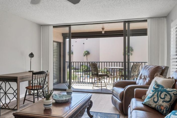 Image No.11-2 Bed Property for sale