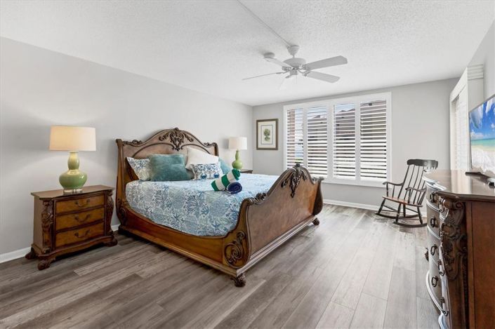 Image No.23-2 Bed Property for sale