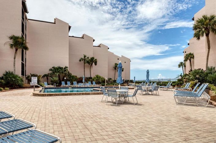 Image No.35-2 Bed Property for sale