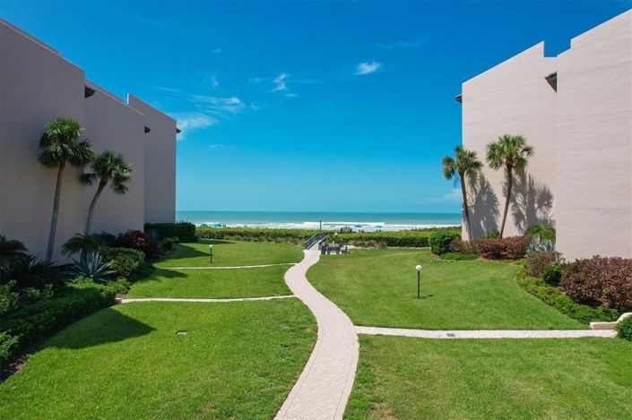 Image No.45-2 Bed Property for sale