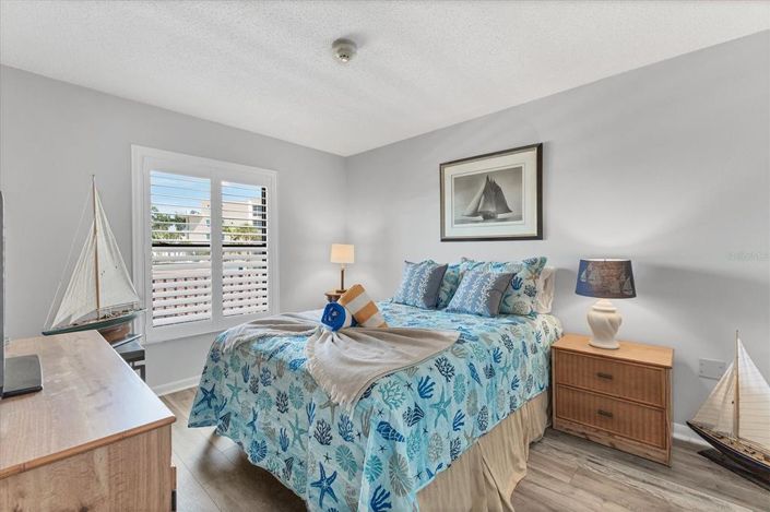 Image No.6-2 Bed Property for sale