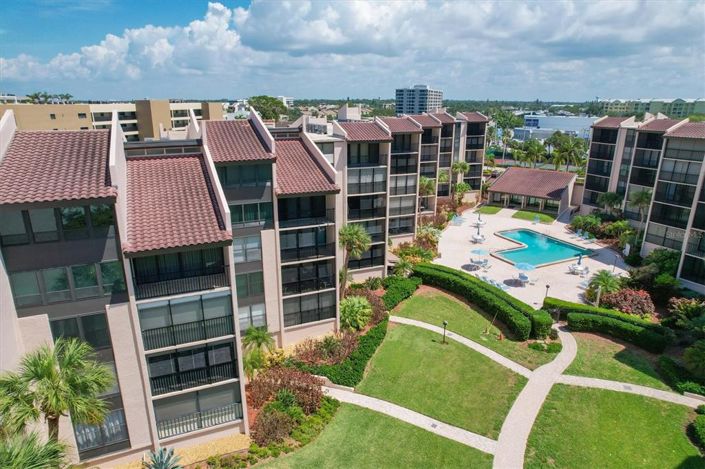 Image No.65-2 Bed Property for sale