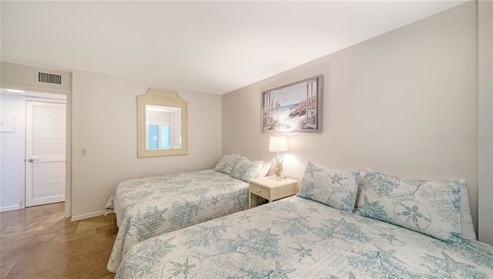 Image No.27-2 Bed Property for sale