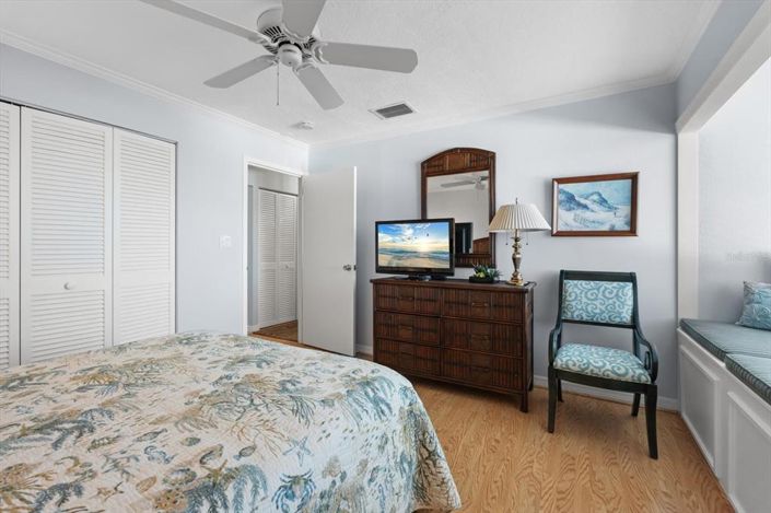 Image No.28-2 Bed Property for sale