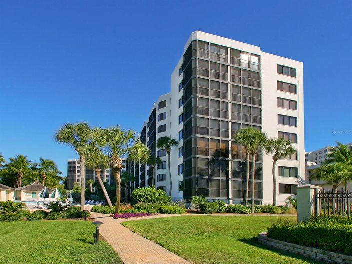Image No.1-3 Bed Property for sale