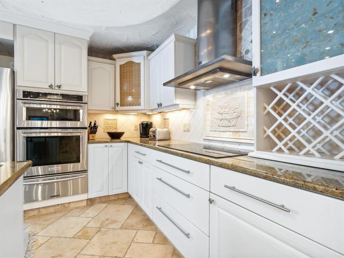 Image No.9-3 Bed Property for sale