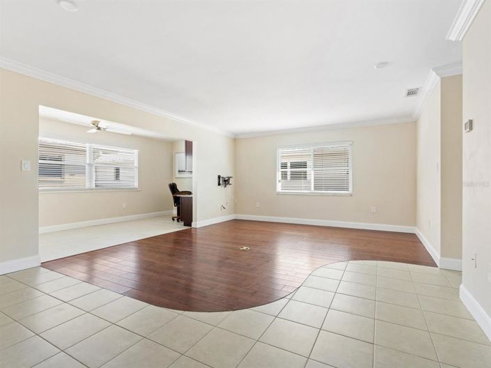 Image No.6-Propriété de 2 chambres à vendre à Sarasota