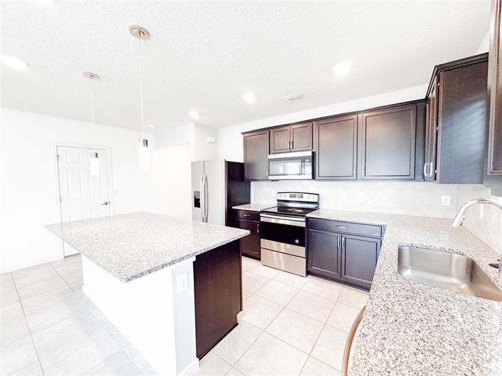 Image No.5-4 Bed Property for sale