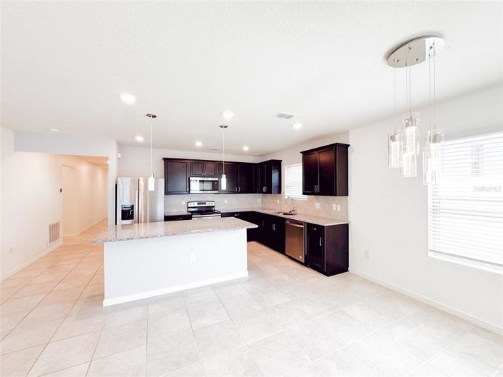 Image No.8-4 Bed Property for sale