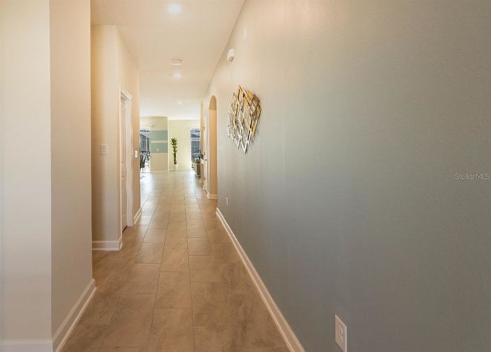 Image No.42-6 Bed Property for sale