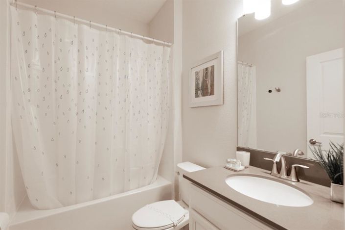 Image No.56-6 Bed Property for sale