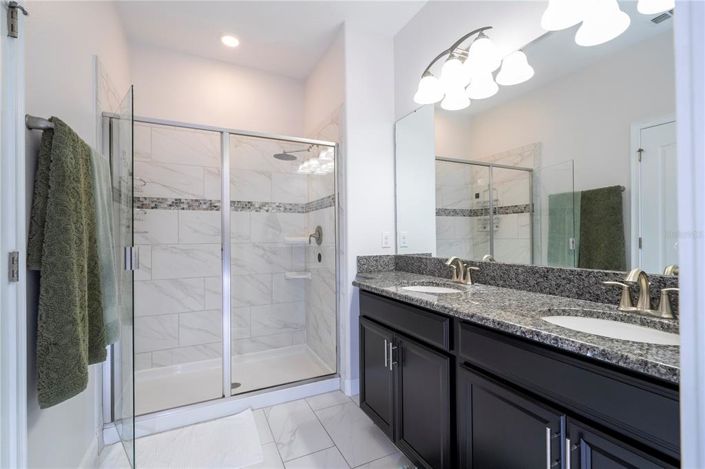 Image No.69-6 Bed Townhouse for sale