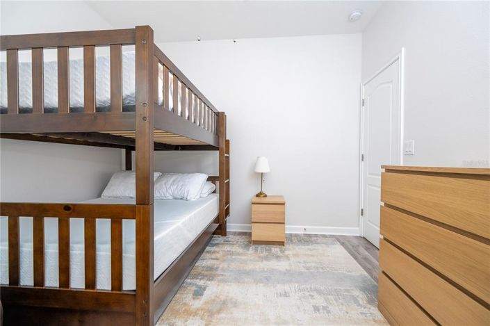 Image No.77-6 Bed Townhouse for sale