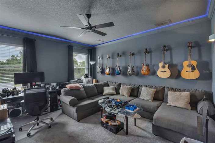 Image No.38-6 Bed Property for sale