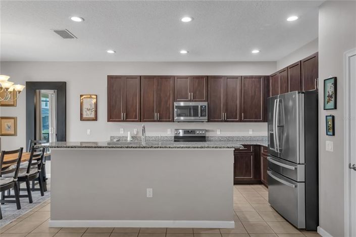 Image No.45-6 Bed Property for sale