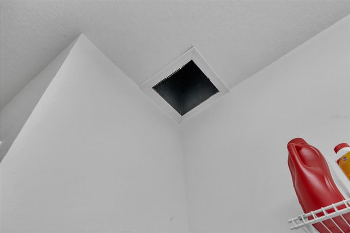 Image No.63-6 Bed Property for sale