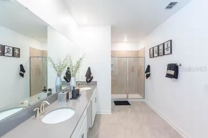 Image No.14-5 Bed Property for sale