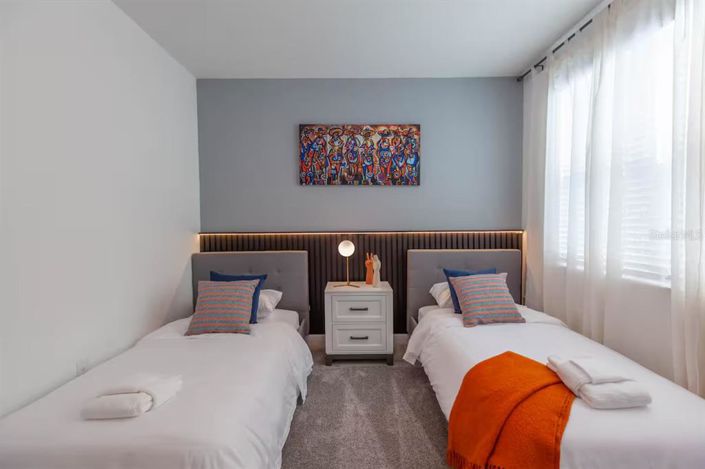 Image No.27-5 Bed Property for sale