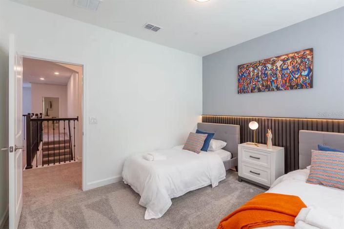 Image No.28-5 Bed Property for sale