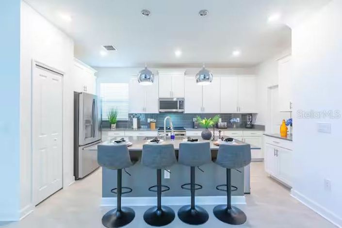 Image No.40-5 Bed Property for sale