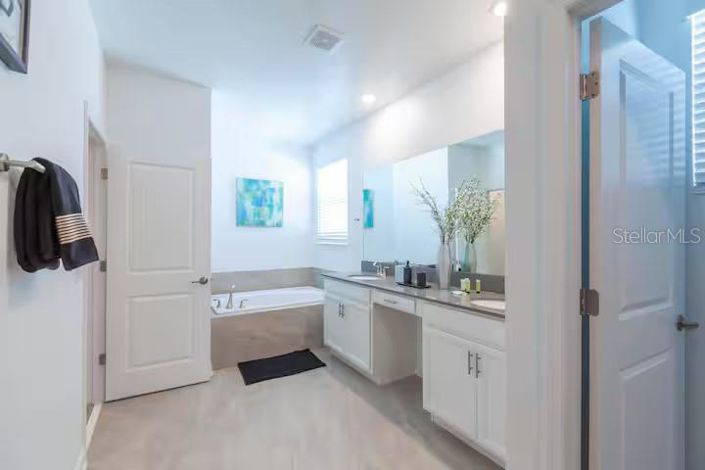 Image No.54-5 Bed Property for sale