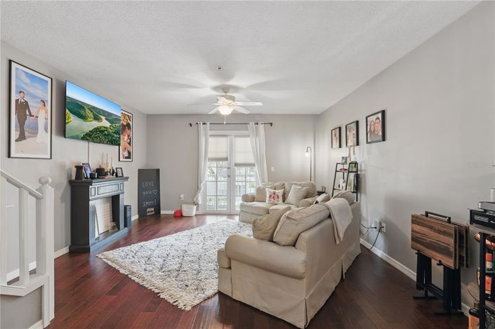 Image No.10-2 Bed Property for sale